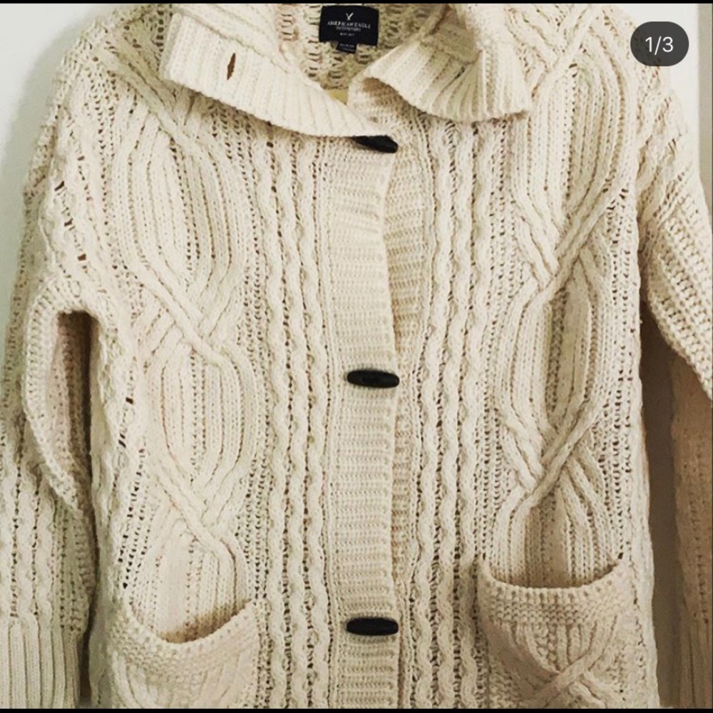 American Eagle white sweater